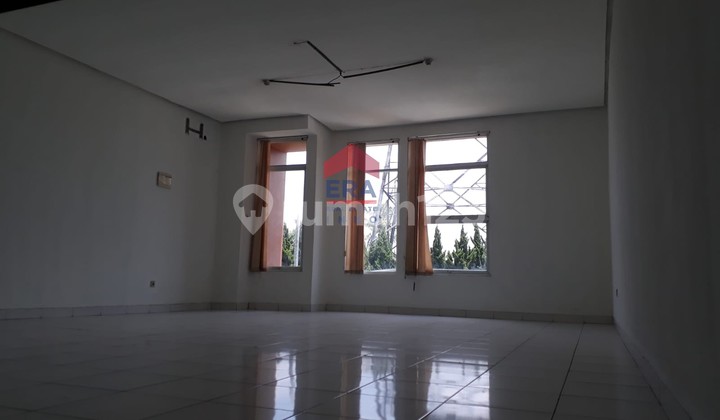 Disewakan Ruko Bizpark Commercial Estate Lebar Muka 6 Mtr 5