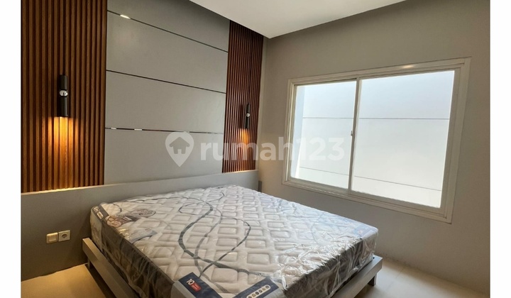 Rumah Baru Gress Di Dian Istana Surabaya Barat