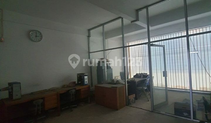Ruko 4lantai murah di jemur andayani surabaya. Dekat jemursari kendangsari. Butuh renovasi. Cocok utk kantor.