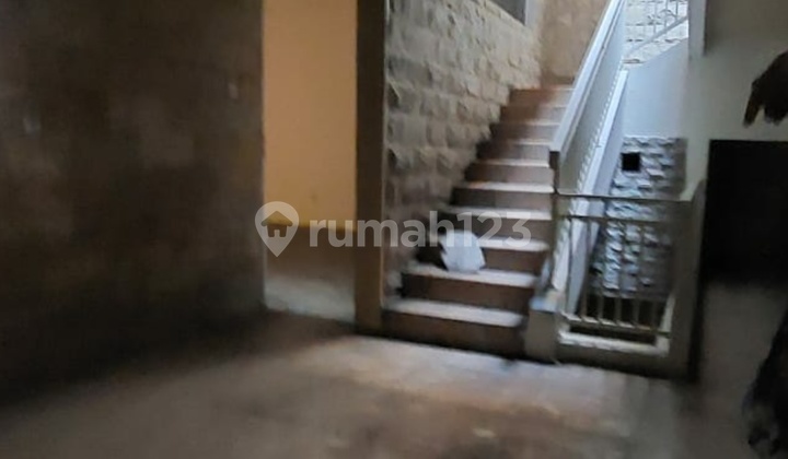 Affordable 3-Story House in Pondok Mutiara Sidoarjo, In Front of Toll Exit 2