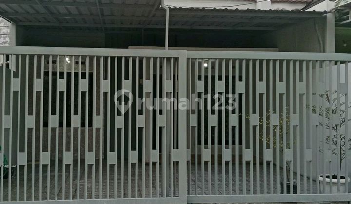 Affordable Move-in Ready House in Kahuripan Nirwana Sidoarjo. Close to Toll Exit. Near Lippo Mall.