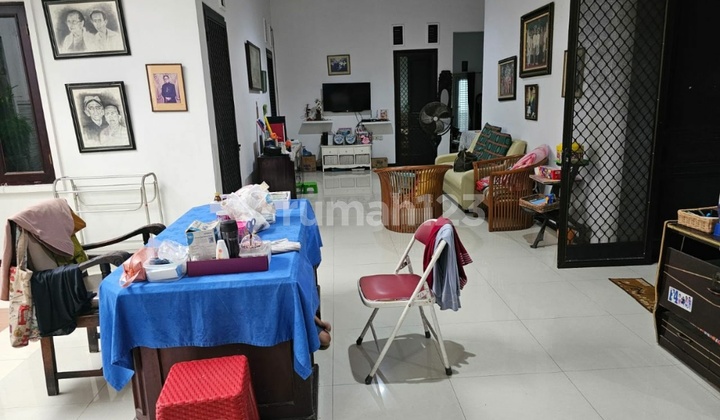 Rumah di Ketintang Full Furnish Surabaya