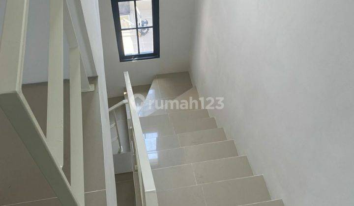 Rumah Baru 2lantai Di Amesta Living Gununganyar Surabaya Timur 2