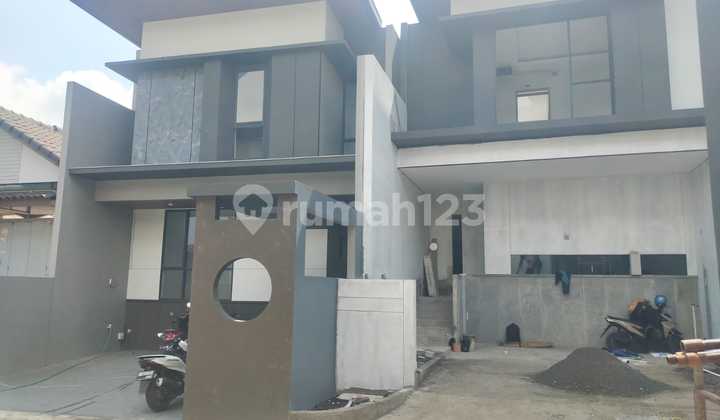 Rumah Lux Exlusive Di Komplek Setraduta Dekat Kampus Maranata