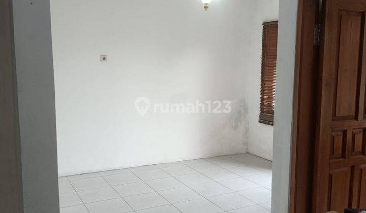 kamar tidur rumah asri siap huni di