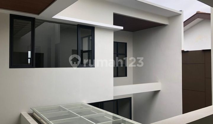 Luxury House Near City Center in Lengkong, Bandung City 2
