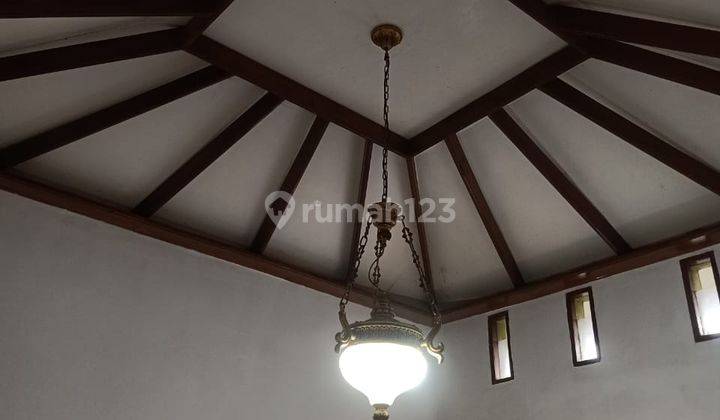 ruang tamu rumah asri siap huni di