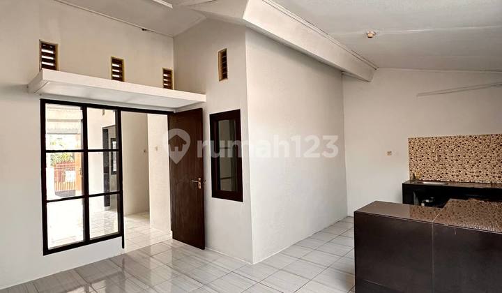 Rumah Minimalis Nyaman Dan Terawat Di Komplek Taman Kopo Katapang 2