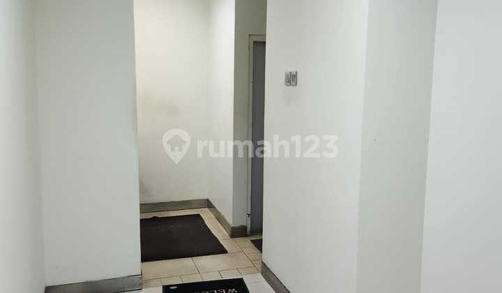 3 Ruko Gandeng Hoek Hadap Jalan Raya