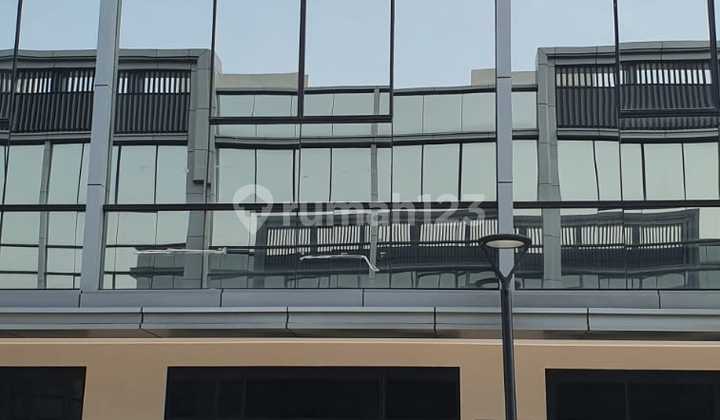 New Shop House Suitable for Office.Restaurant Near Soetta Airport. Access to Inner City Toll Road