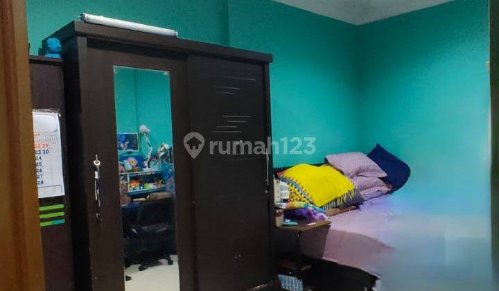 Dijual Rumah Lingkungan Ramai Dan Strategis di Griya Loka 2