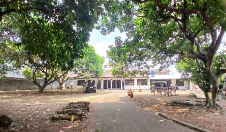 RUMAH BAGUS HALAMAN LUAS DI JL KOMPAS BNTARO