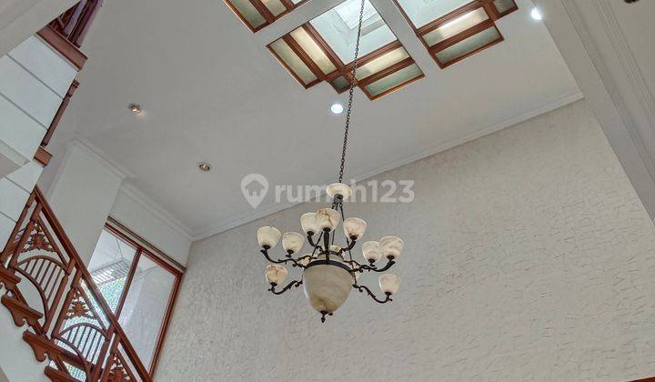 Disewa Rumah Furnished Permata Buana 2 Lantai Bagus SHM Barat 1