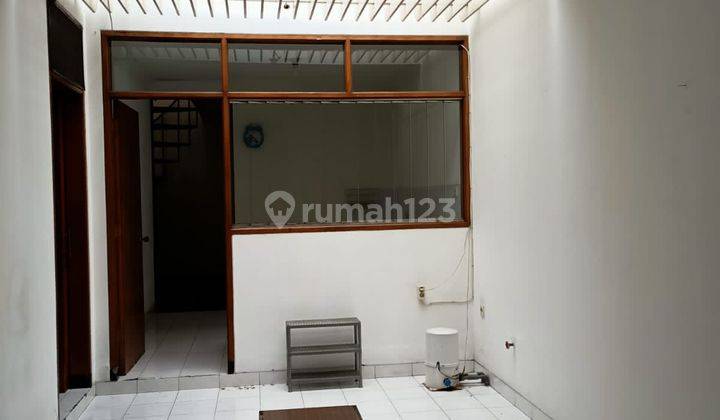 Rumah Singgasana Pradana 5