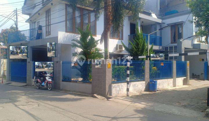 Dijual Murah Rumah Hook 2,5 Lantai Terawat Siap Huni Di Dekat Jalan Jatiwaringin Raya Jaticempaka Jatiwaringin Pondokgede Bekasi Lingkungan Asri Aman Nyaman Tidak Banjir Akses Jalan Lebar 2 Mobil Strategis Dekat Perkantoran Jatiwaringin  1