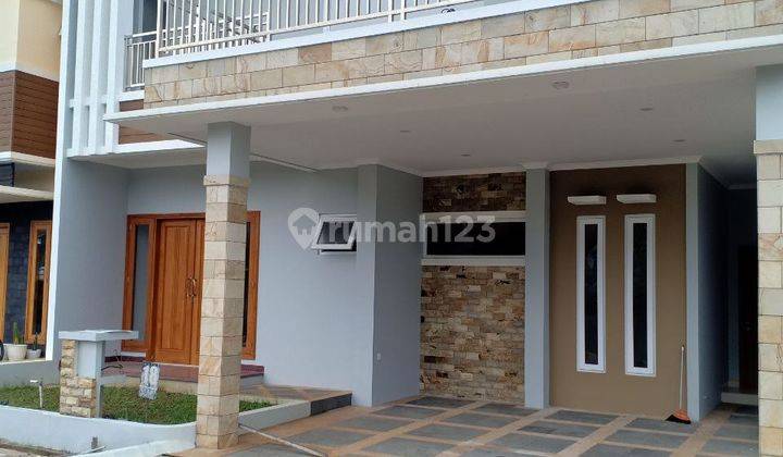 DIPASARKAN Rumah Minimalis Modern Kokoh 2,5 Lantai Didalam Town House Elite Cipinang Jatinegara Jakarta Timur Strategis Dekat Bassura Mall One Gate System Lingkungan Asri Sejuk Aman Nyaman Tidak Banjir Kontruksi Bangunan Berkualitas Super  1