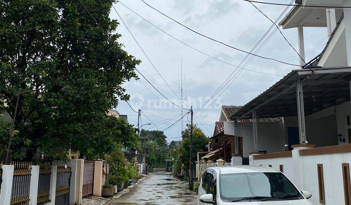 RUMAH Terawat 1,5 Lantai Dijual Murah Di Dalam Perumahan Jatibening Satu Jatibening Baru Pondokgede Bekasi Lingkungan Aman Nyaman Tidak Banjir Lokasi Strategis Dekat Stasiun LRT CITY Kapin Dekat Tol Becakayu Kalimalang 