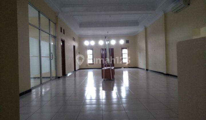 Kantor Ada Parkir Luas Di Kota Jogja 2