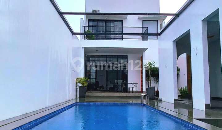 Rumah Dengan Private Pool