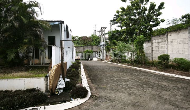 Strategic 2-Story Hook House in Ngaliyan Semarang 2