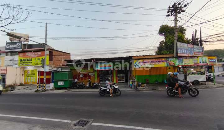 Strategic and Affordable Shop House in Tembalang, Semarang Strategic and Affordable Shop House in Tembalang, Semarang