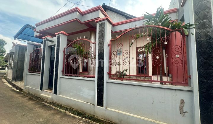 Wide House Behind Limpung Batang Market