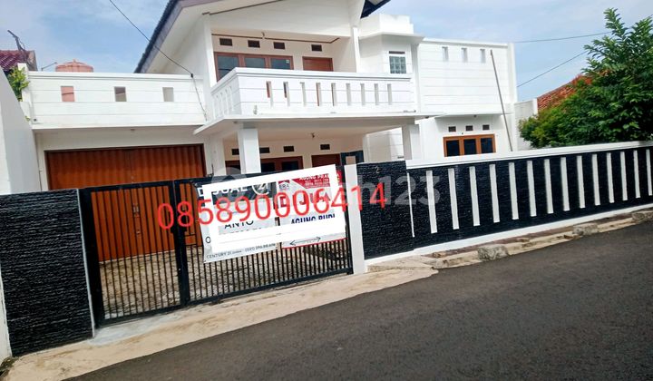 Strategic House in Curug Near Kalimalang Road, Pondok Kelapa