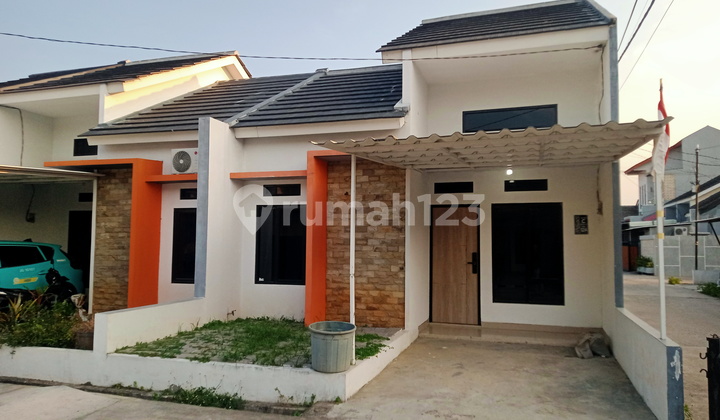 Rumah Dalam Cluster Bebas Biaya Karang Satria Dekat Summarecon 