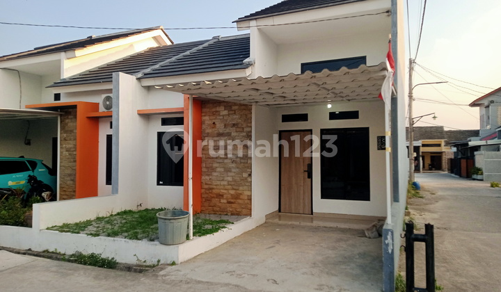 Rumah Dalam Cluster Bebas Biaya Karang Satria Dekat Summarecon  2