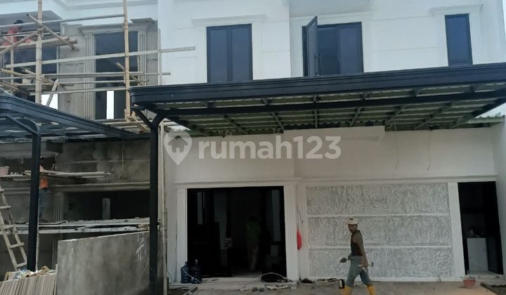 Rumah Baru Desain Klasik Dalam Cluster Gamptrit Jatiwaringin