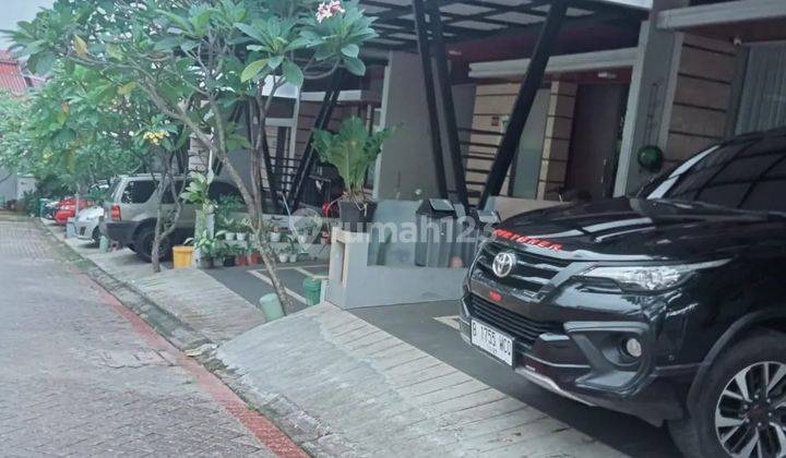 Rumah 2 lantai gaya Bali dekat stasiun krl