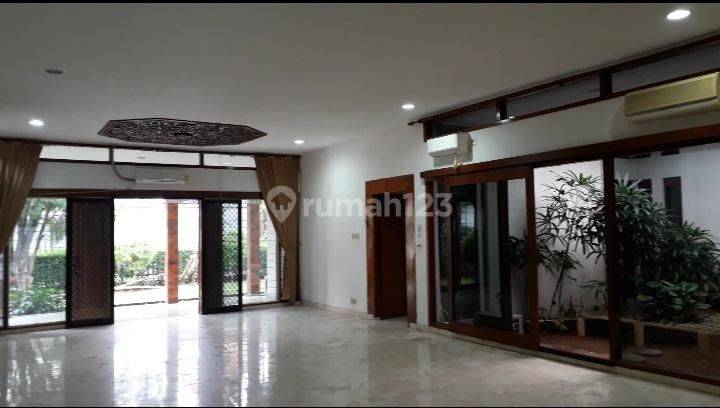 Rumah di Jl. Gaharu IV Jakarta Selatan. Shm. Mewah Dan Ada Pool 2