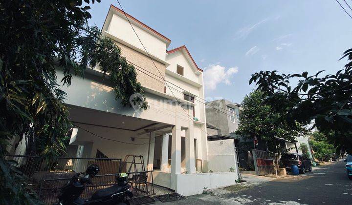 Rumah High Quality Di Gdc Dijual Murah. 3 Lantai. Pasti Untung  2