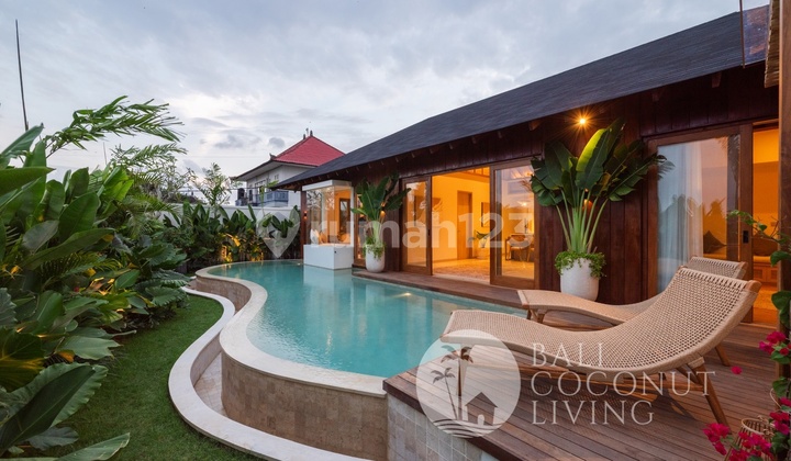 DIJUAL HAK SEWA 23 TAHUN VILA MEWAH KAYU 2 KAMAR TIDUR DI AREA CANGGU