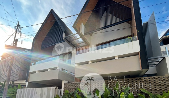 LUXURY 4 BEDROOMS FREEHOLD VILLA BAMBORA BERAWA IN BERAWA - CANGGU