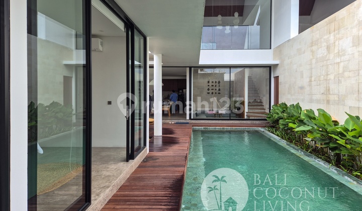 Villa Sorento - 3 Bedrooms Stylish Modern Villa In Umalas For Sale