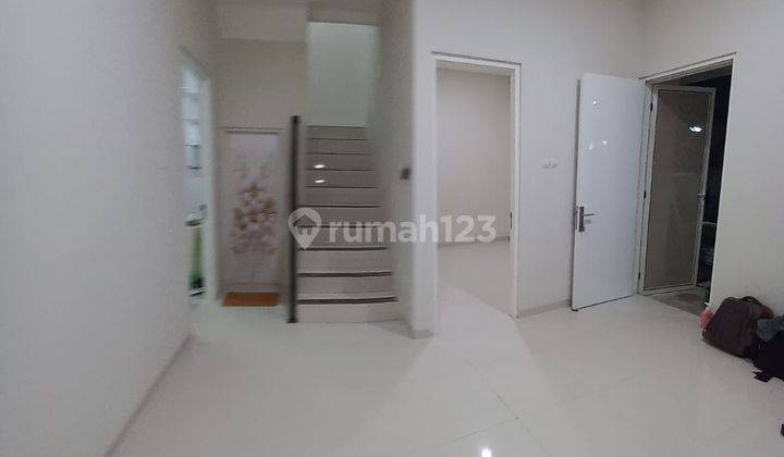 Rumah Apik Terawat Siap Huni di Perumahan Wisata Semanggi dekat Merr 2