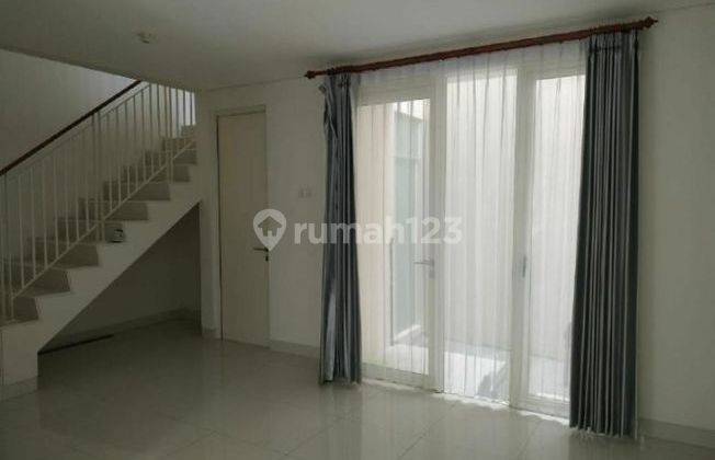 Rumah di Bawah Pasar Siap Huni Semi Furnish di Zimbali Costa Grand Island Pakuwon City 2