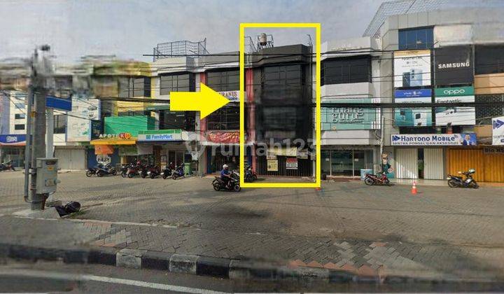 Ruko Langka Siap Pakai 3 Lantai di Lokasi Premium Raya Wiyung 24 Jam Ramai 1