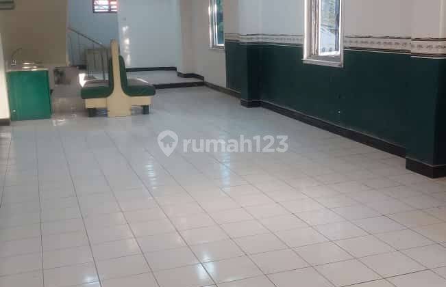 Ruko 3,5 Lantai Nol Raya Dharmahusada Murah, Siap Pakai Sederet Full Resto 1