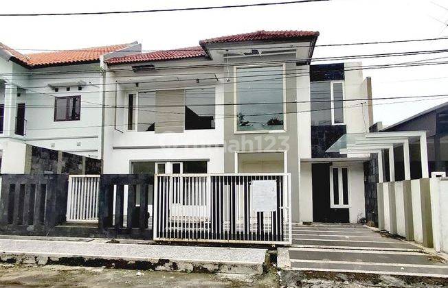 Rumah Cantik 2 Lantai Konsep Modern Minimalis Siap Huni, Perumahan Elite Nginden Intan 1