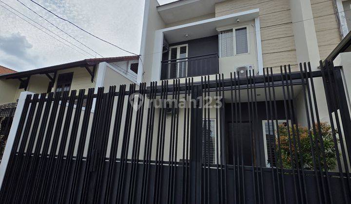 Rumah Modern Minimalis Margorejo strategis dekat Raya A. Yani dan Raya Jemursari 1