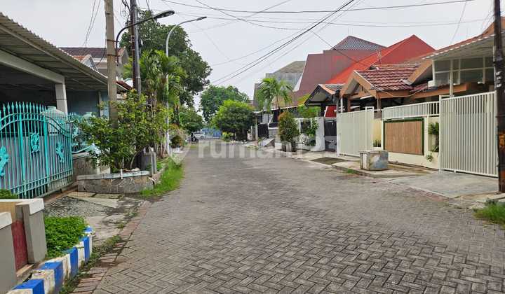 Row Jalan Lebar 3 Mobil | Newly Renovated House Ready to Live in Bendul Merisi - South Surabaya 2