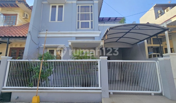 Price Drop 200 Million!! 2-Story Rungkut Asri East Surabaya House Near Mcd Superindo Well-Maintained Wide Street Flood-Free 1