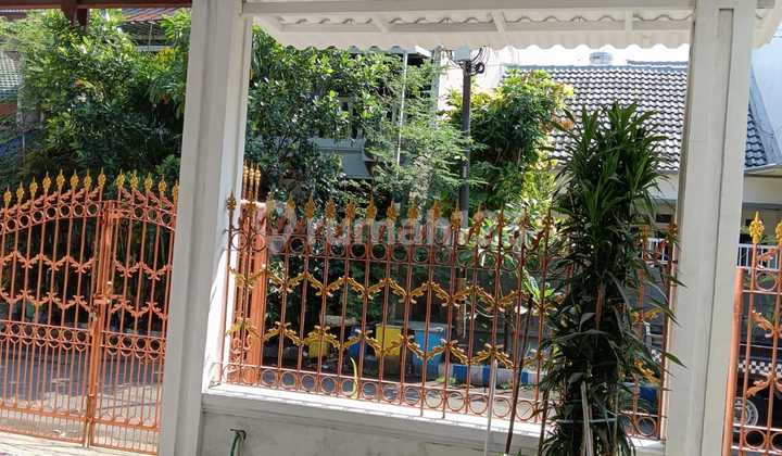 For Sale, 2-Story Move-In Ready House in Bendul Merisi, South Surabaya - Many Bedrooms For Sale, 2-Story Move-In Ready House in Bendul Merisi, South Surabaya - Many Bedrooms