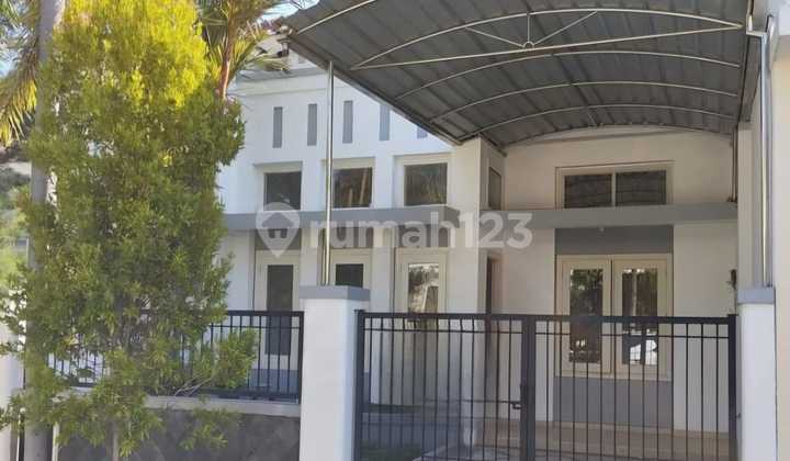 Strategic Location Near Merr & Toll Road, House for Rent Central Park Gunung Anyar