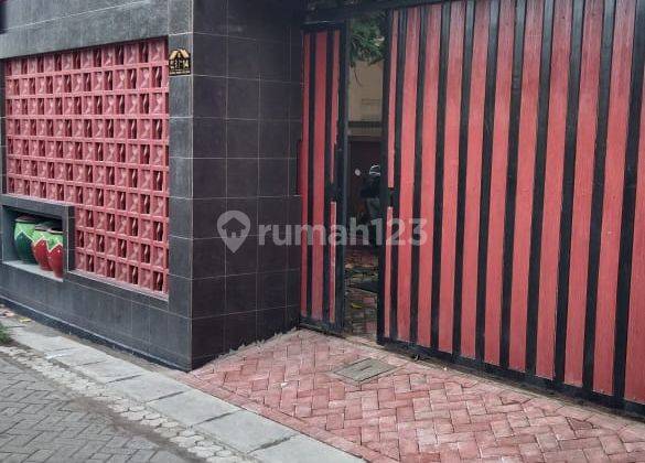 Rumah Kost Strategis di Bendul Merisi Aktif Siap Omset, Bangunan Bagus Dan Ada Garasi Mobil 1