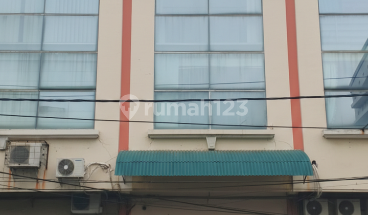 Ready to Hunt for Profits, Shop House Ready for Business on Raya Jemursari