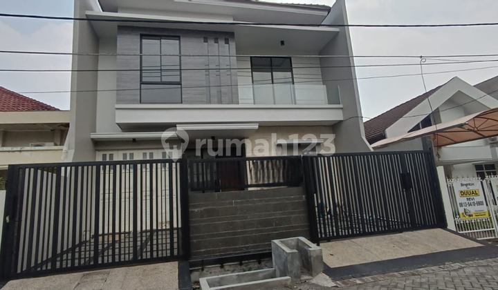 Rumah Manyar Kertoadi Bangunan Baru Gress, Dekat ke jalan Raya dan Row jalan Lebar