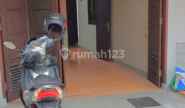 Looking for a Large House Near Ubaya with Many Rooms? South Surabaya 2